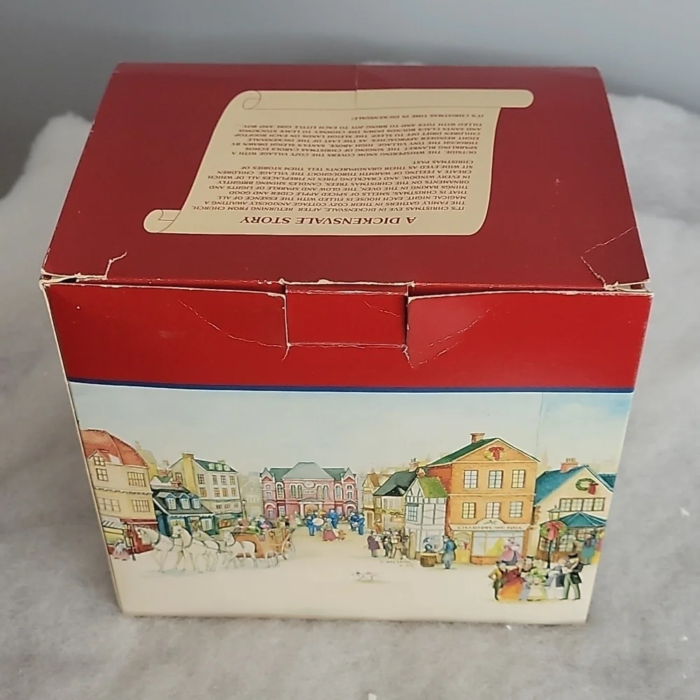 1993 Vintage Lemax Dickensvale Collectibles Town Hall Lighted House 35090